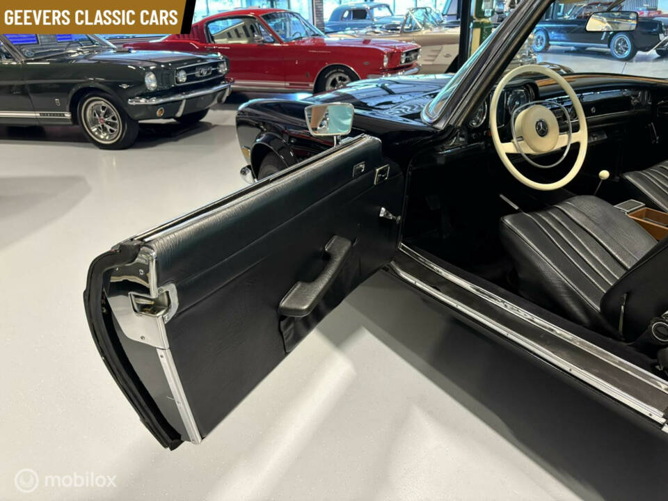 Image 14/19 de Mercedes-Benz 280 SL (1968)