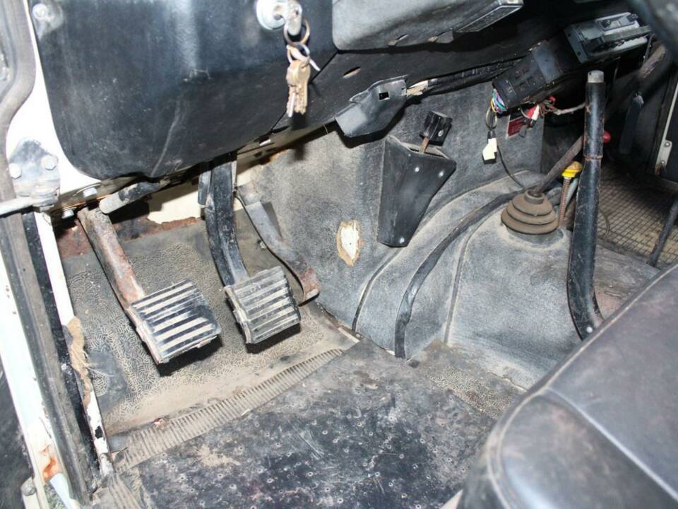 Image 28/33 of Land Rover 88 (1984)