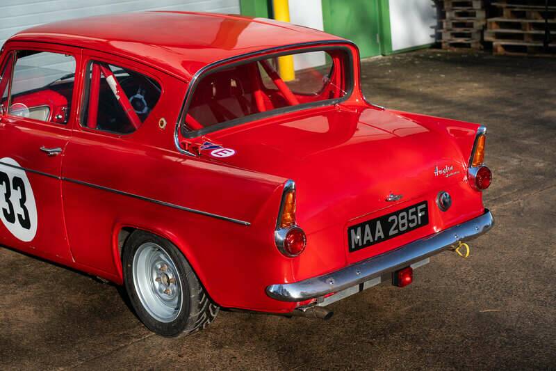 Bild 4/50 von Ford Anglia Super (1968)