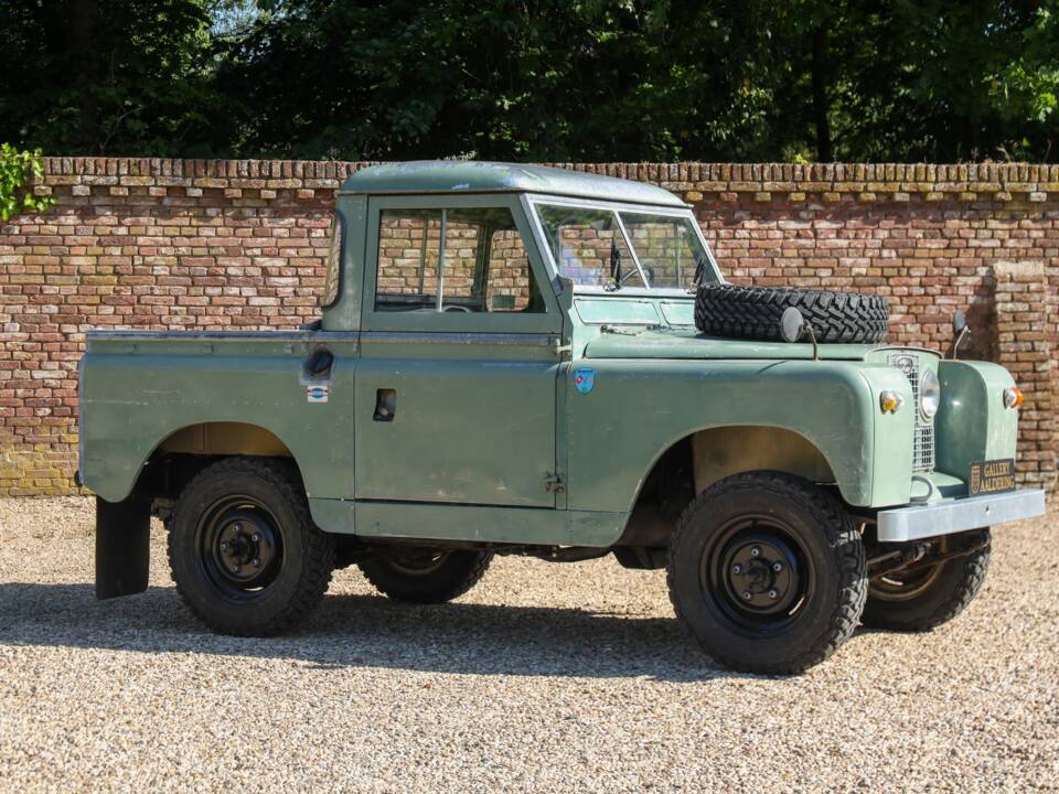 Image 13/50 of Land Rover 88 (1965)