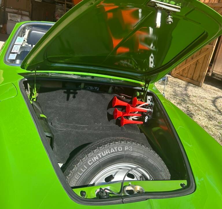 Image 33/86 of Volkswagen Karmann Ghia 1600 (1973)