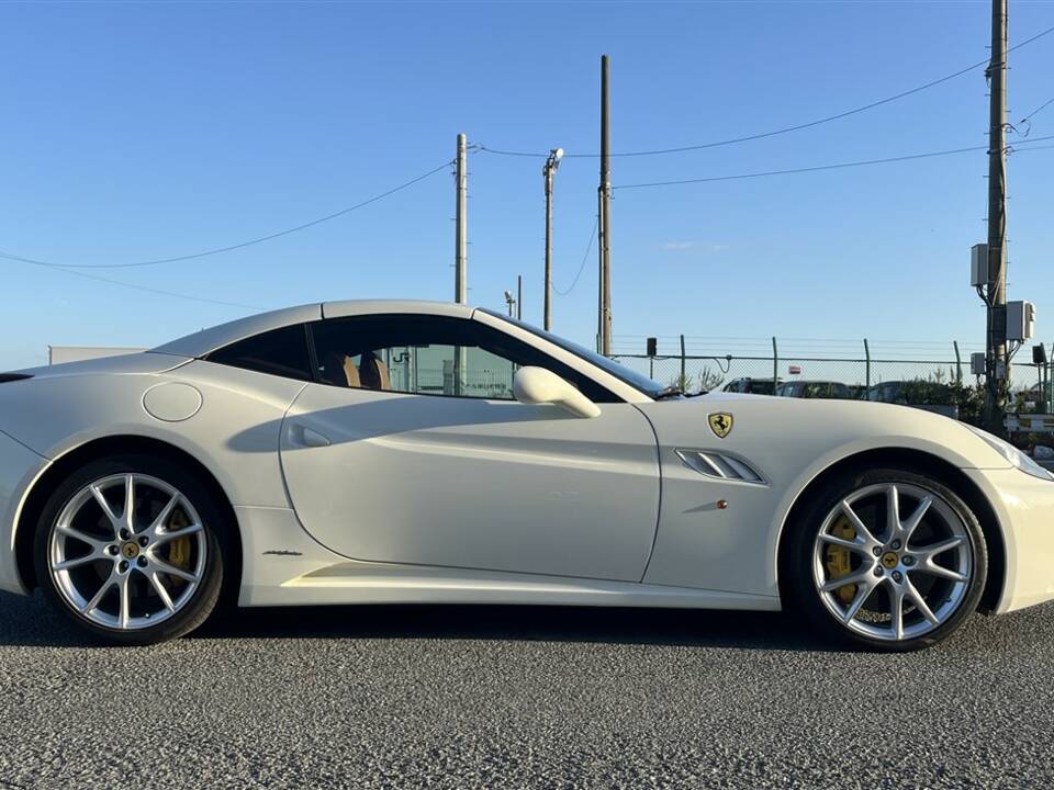 Imagen 9/36 de Ferrari California (2010)