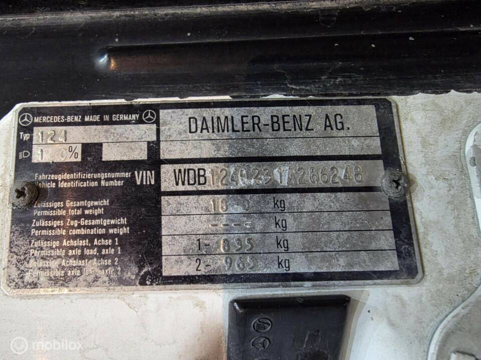 Afbeelding 34/42 van Mercedes-Benz 300 E (1986)