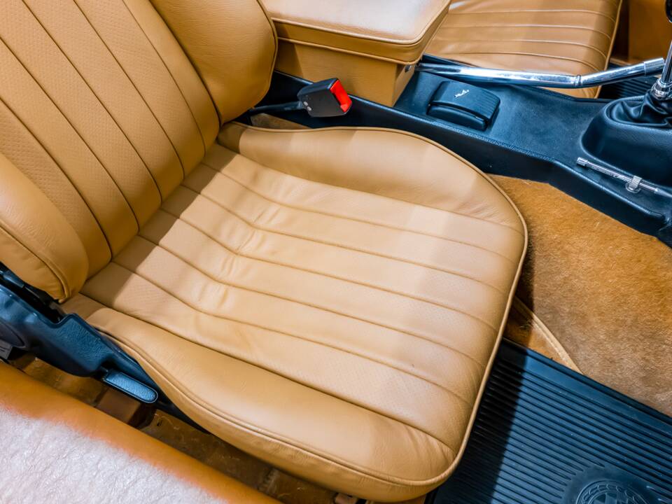 Image 18/34 de Jaguar Type E V12 (1972)