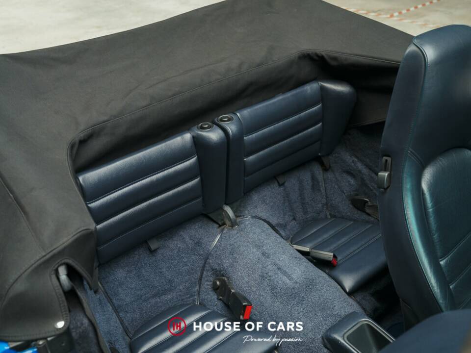Image 21/25 of Porsche 911 Carrera 4 (1992)