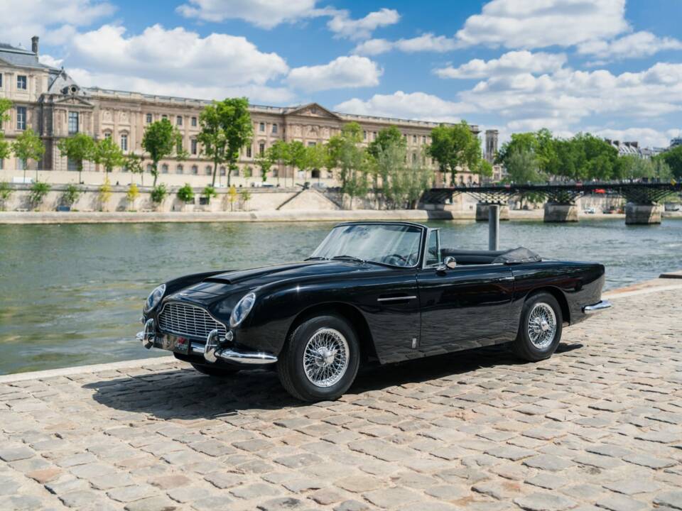 Afbeelding 5/75 van Aston Martin DB 5 Volante (1964)