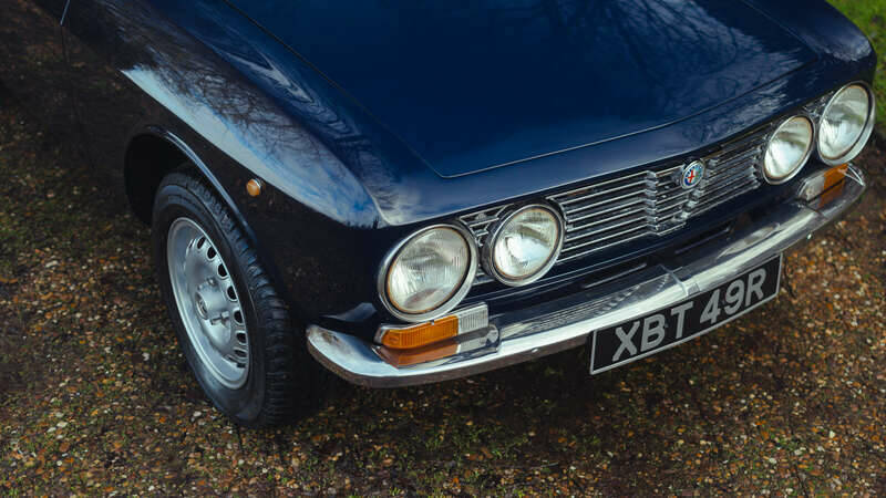 Image 28/50 of Alfa Romeo Giulia 1600 GT Junior (1977)