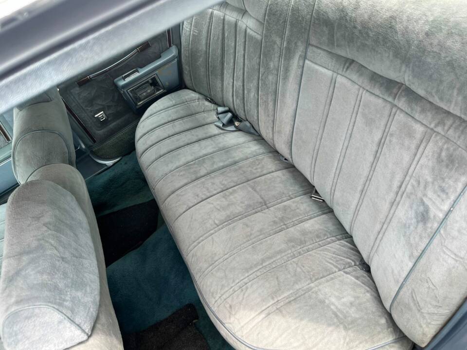 Bild 5/5 von Oldsmobile Delta 88 Royale (1979)