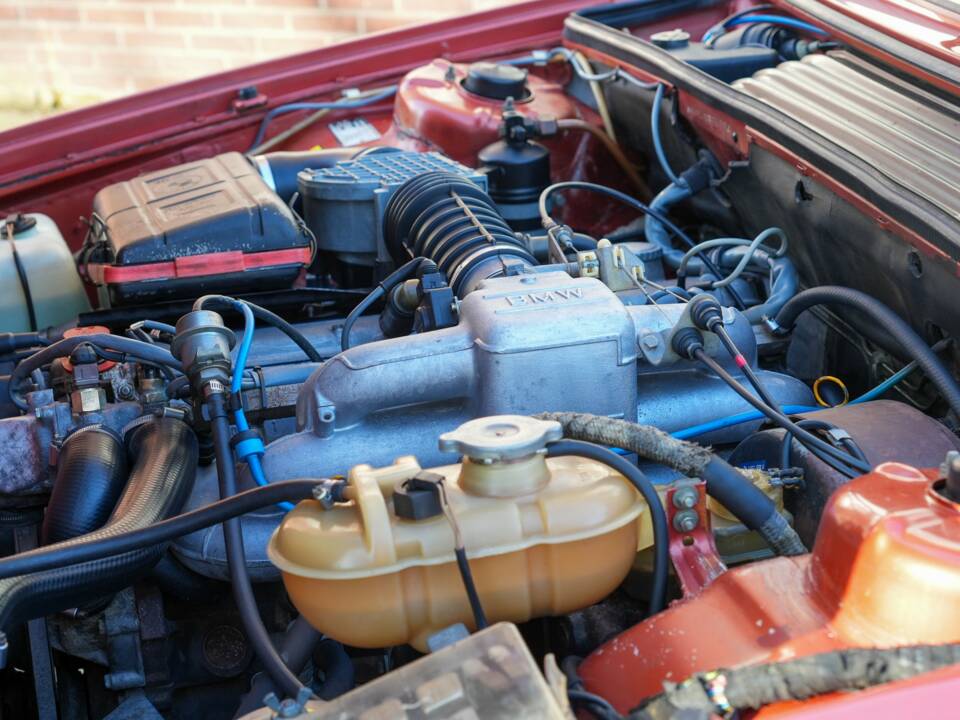 Bild 44/46 von BMW 635 CSi (1981)