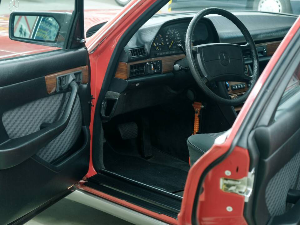 Bild 40/50 von Mercedes-Benz 500 SE (1987)