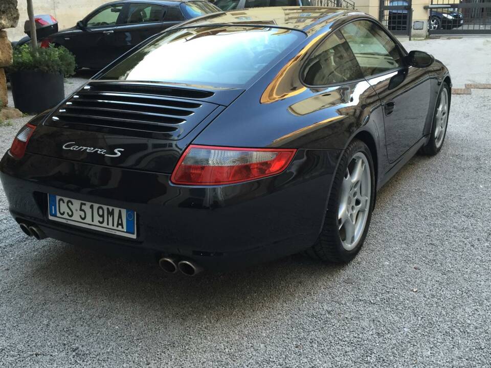 Image 4/16 of Porsche 911 Carrera S (2005)