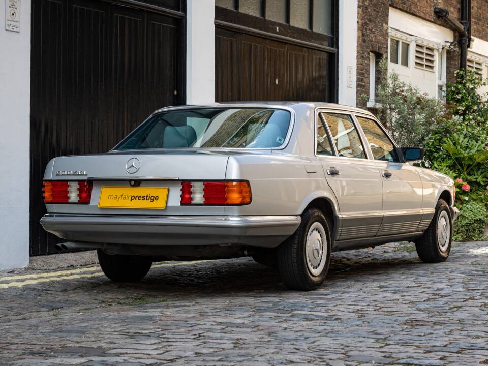 Bild 13/50 von Mercedes-Benz 500 SEL (1984)