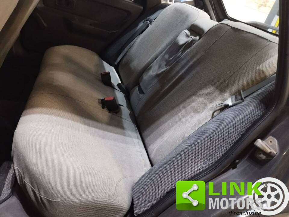 Image 7/10 of Volvo 440 (1989)