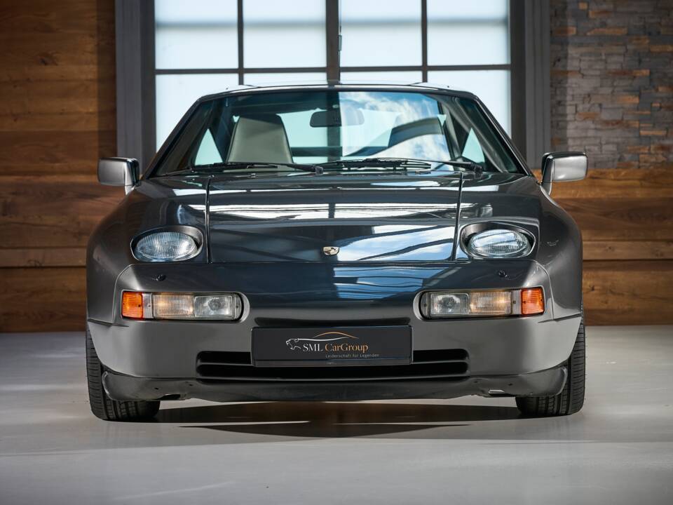 Afbeelding 7/42 van Porsche 928 S4 (1989)