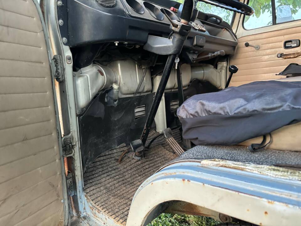 Image 22/26 of Volkswagen T2a Pritsche (1969)
