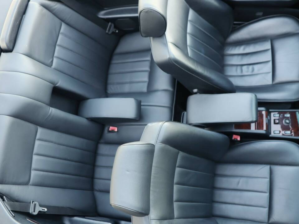 Image 9/50 of Mercedes-Benz E 220 (1994)