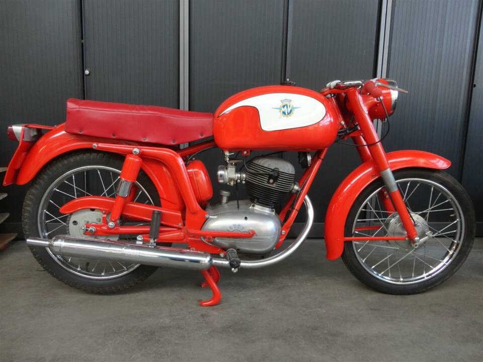 Image 6/9 of MV Agusta DUMMY (1960)