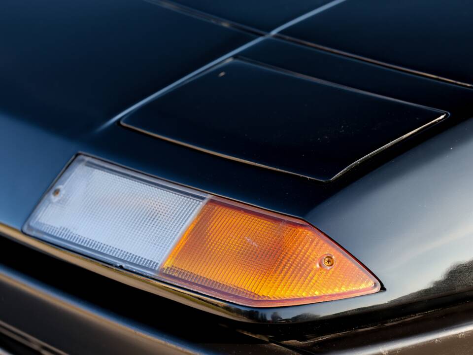 Image 3/32 of Ferrari 400 GT (1977)