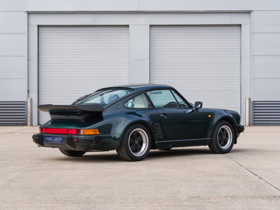 Image 7/52 of Porsche 911 Carrera 3.2 (1989)