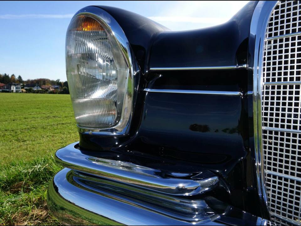 Image 6/20 of Mercedes-Benz 300 SE (1962)