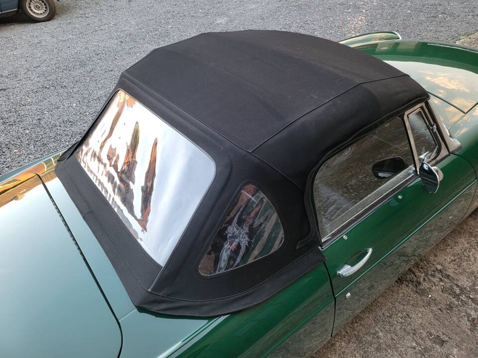 Image 28/58 of MG MGB (1971)