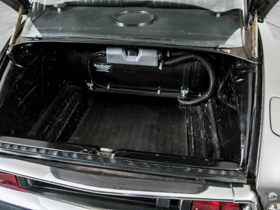 Image 48/50 of Citroën D Spécial (1971)