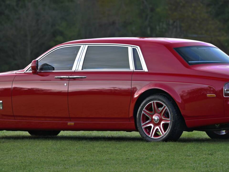 Image 10/50 of Rolls-Royce Phantom VII (2016)