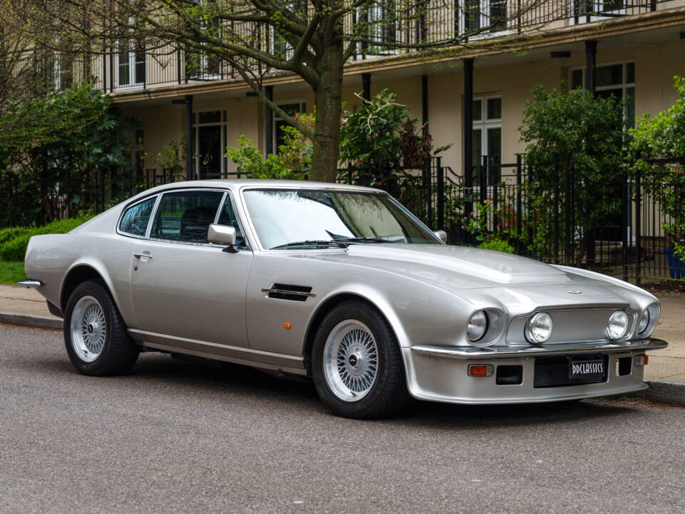 Afbeelding 2/30 van Aston Martin V8 Vantage X-Pack (1987)