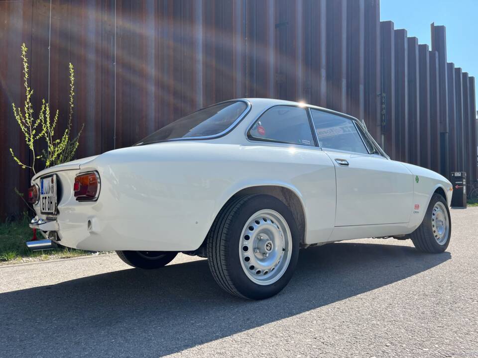 Image 4/87 of Alfa Romeo Giulia 1600 Sprint GT (1965)
