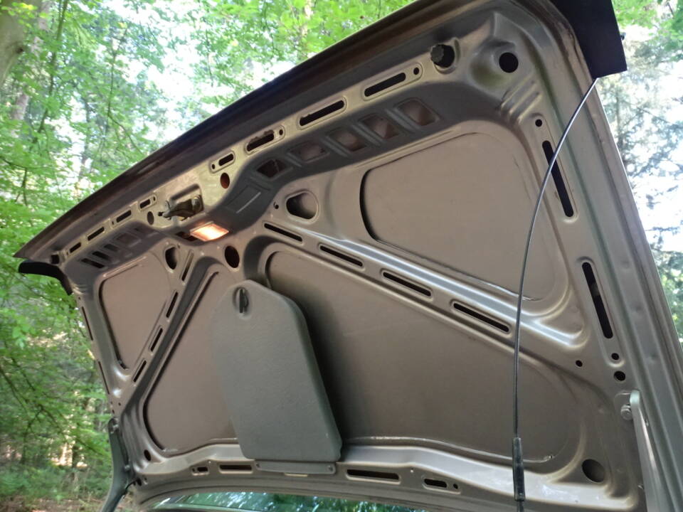 Image 26/41 of BMW 528i (1986)