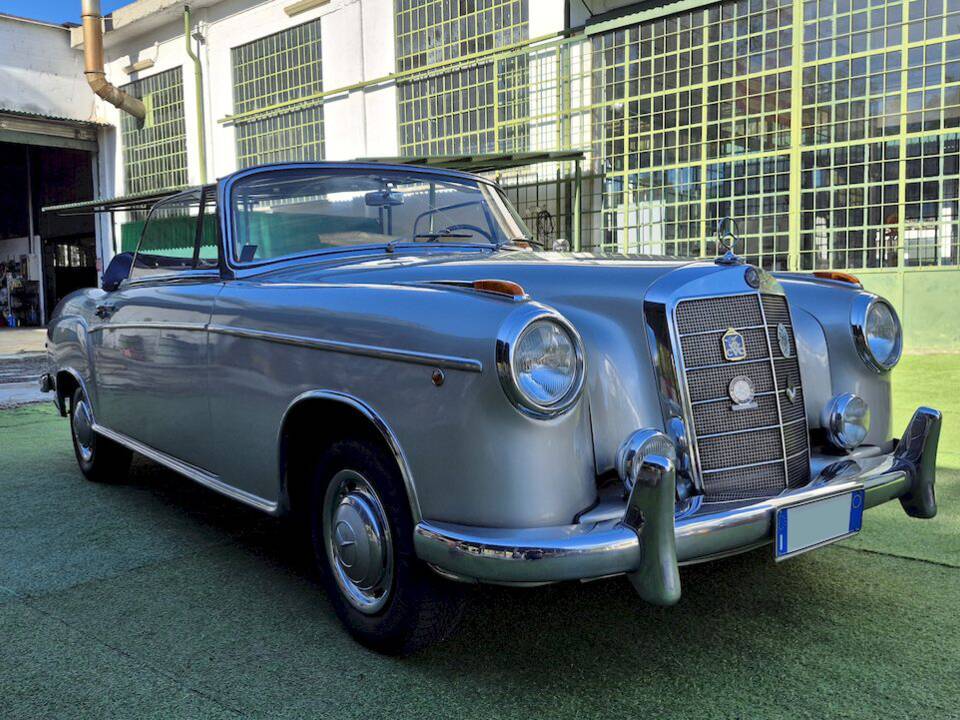 Image 7/61 de Mercedes-Benz 220 S Cabriolet (1957)