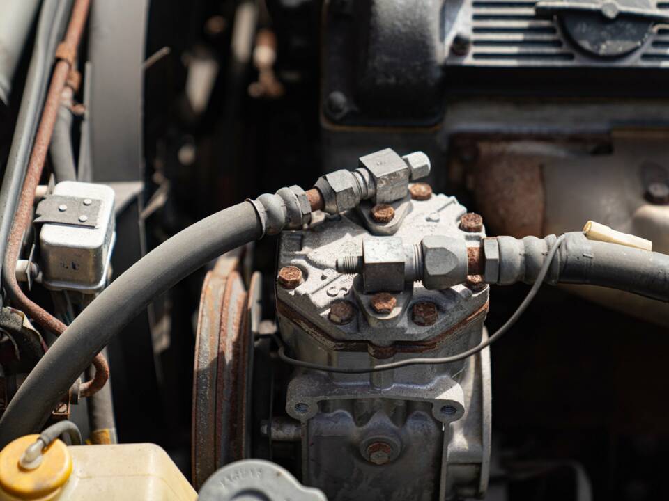 Bild 35/37 von Jaguar XJ 6 3.4 (1976)