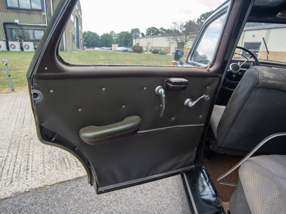 Image 19/30 of Mercedes-Benz 180 (1955)