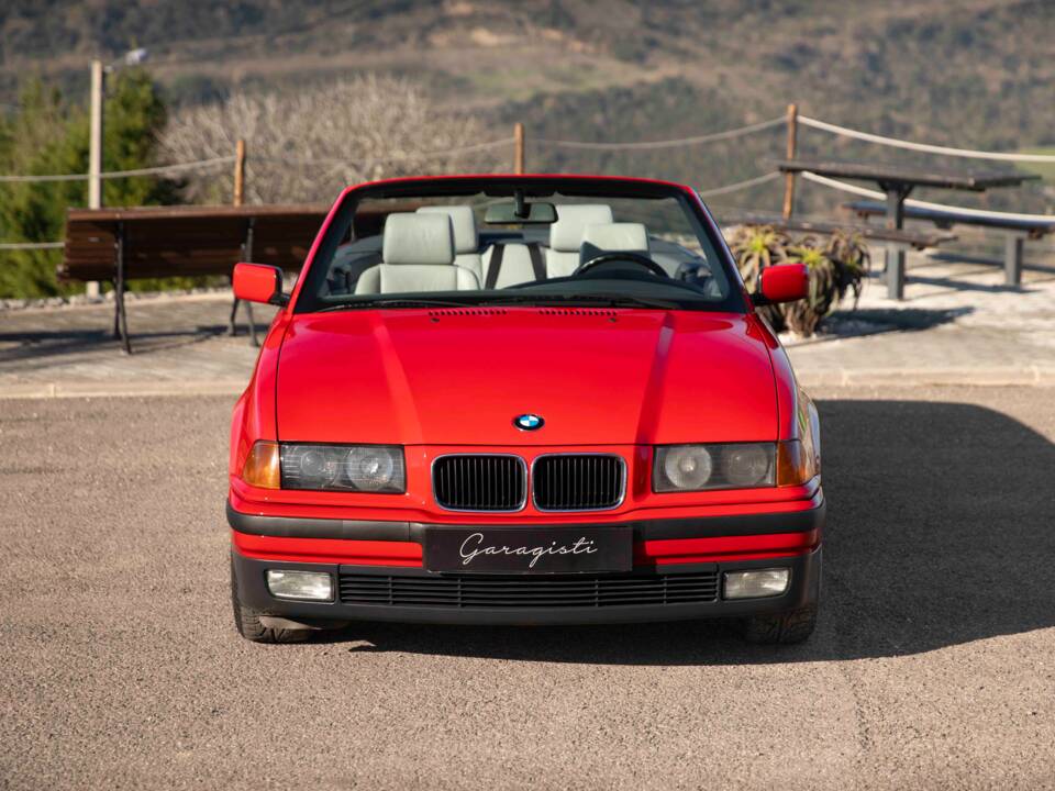 Bild 11/92 von BMW 325i (1994)