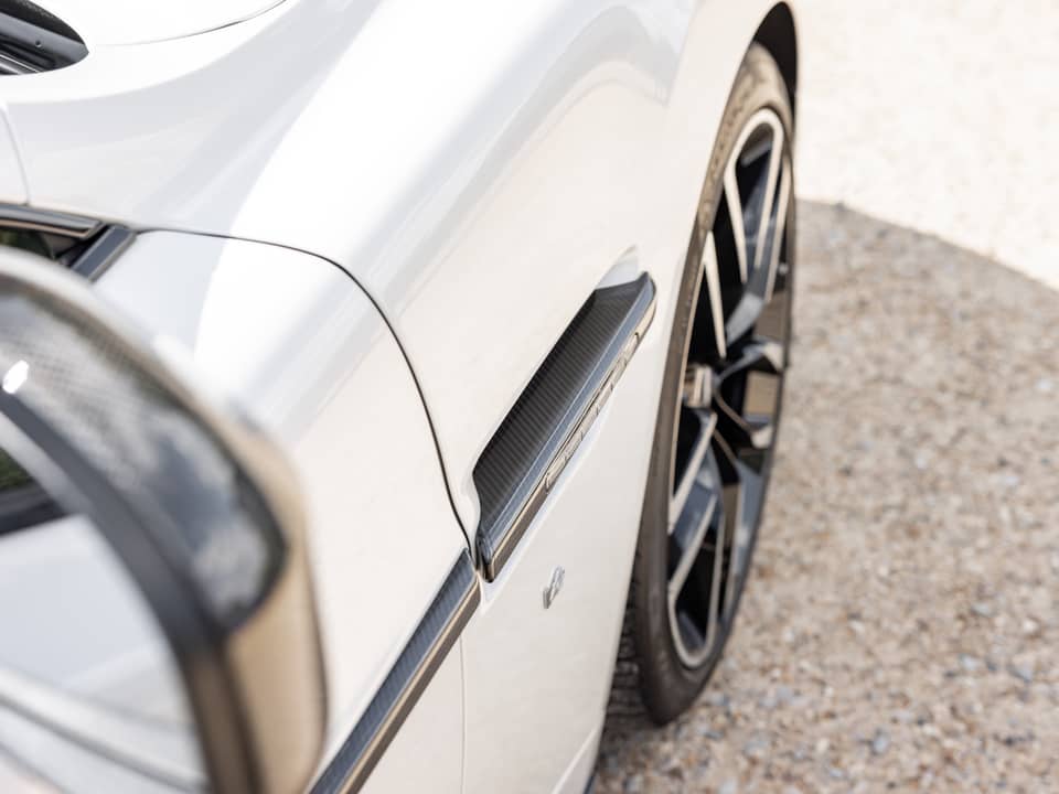Image 23/57 of Aston Martin Vanquish S (2018)