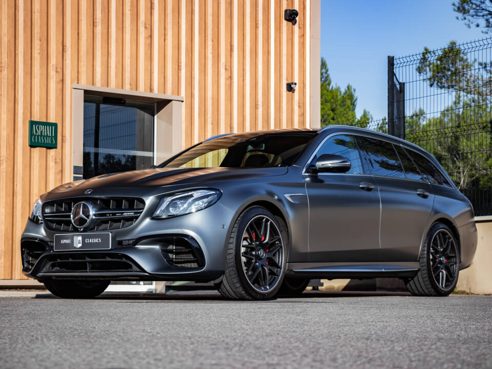 Bild 4/28 von Mercedes-Benz AMG E 63 S 4MATIC+ T (2017)