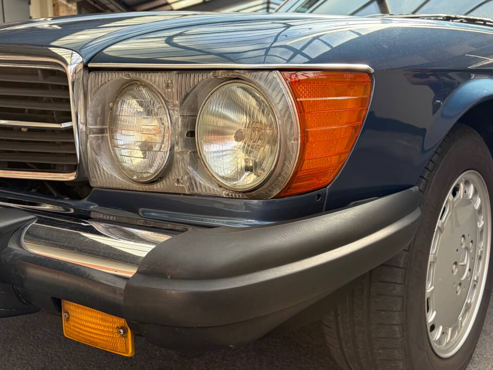 Image 23/88 of Mercedes-Benz 380 SL (1984)
