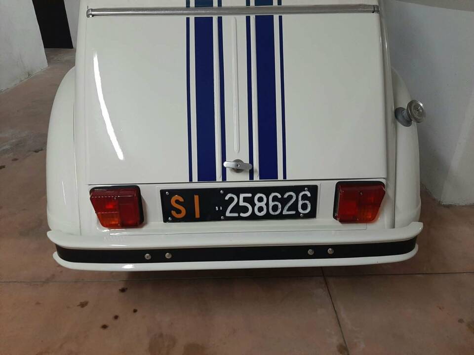 Image 6/8 of Citroën 2 CV 6 (1983)