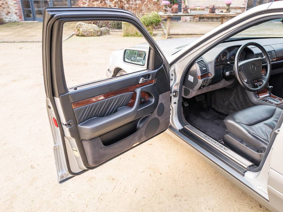 Bild 25/45 von Mercedes-Benz S 500 (1995)
