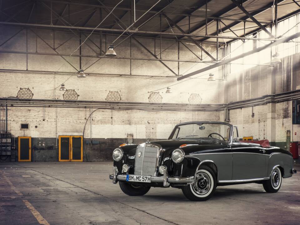 Afbeelding 1/118 van Mercedes-Benz 220 S Cabriolet (1957)