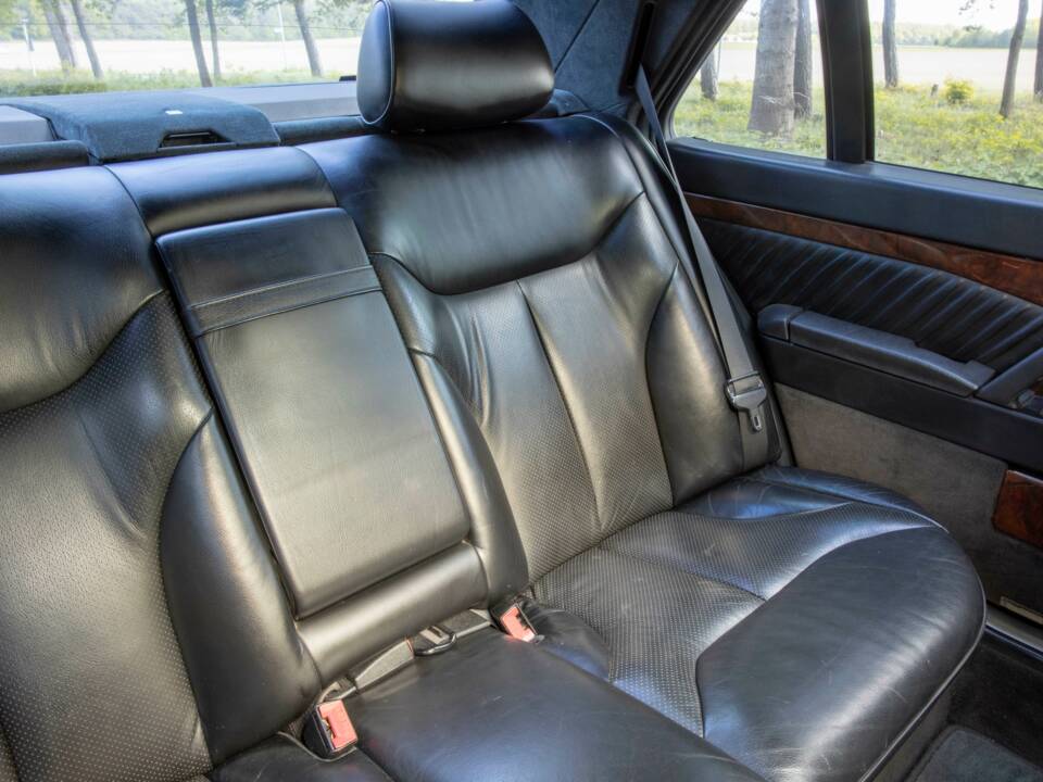 Image 6/59 of Mercedes-Benz 600 SEL (1992)