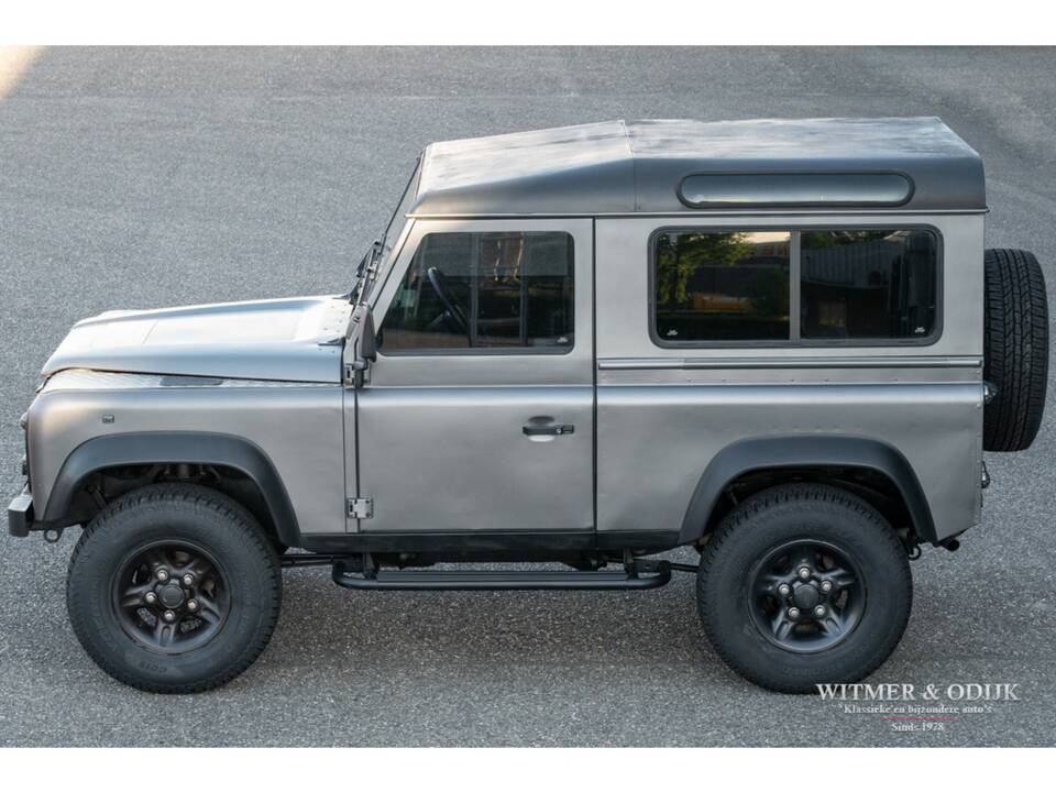 Image 2/27 of Land Rover Defender 90 (1996)