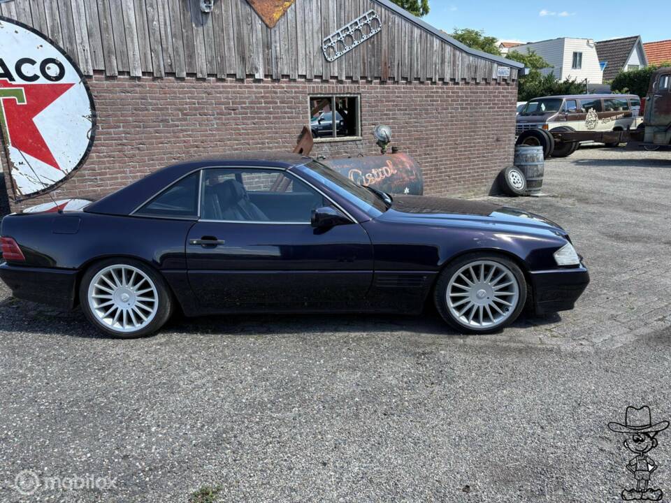 Image 4/40 of Mercedes-Benz 300 SL-24 (1990)