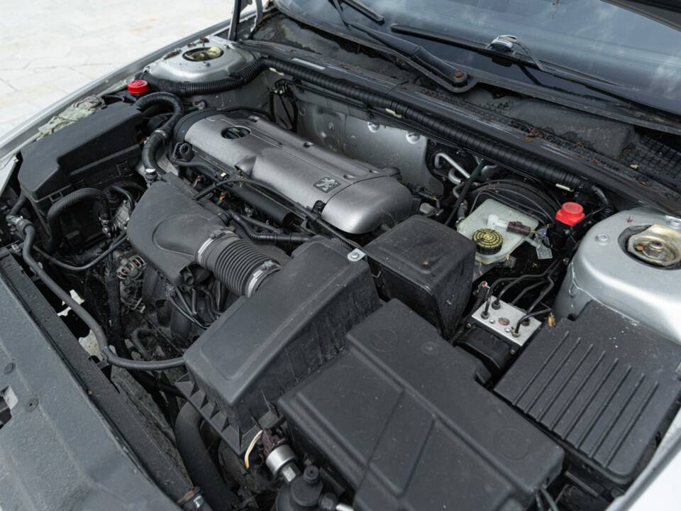 Obraz 48/48 pojazdu Peugeot 406 Coupé 2.0 16V (2000)