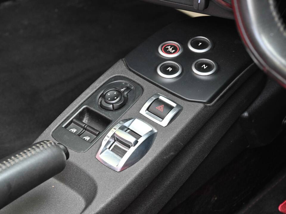 Image 37/50 of Alfa Romeo 4C Spider (2017)