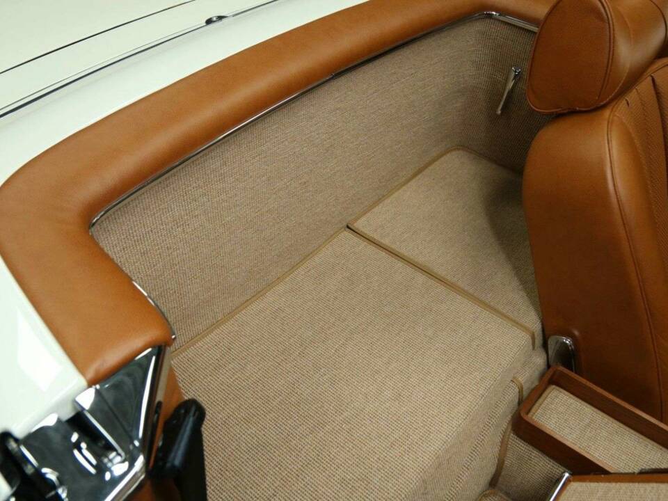 Image 22/50 of Mercedes-Benz 230 SL (1965)