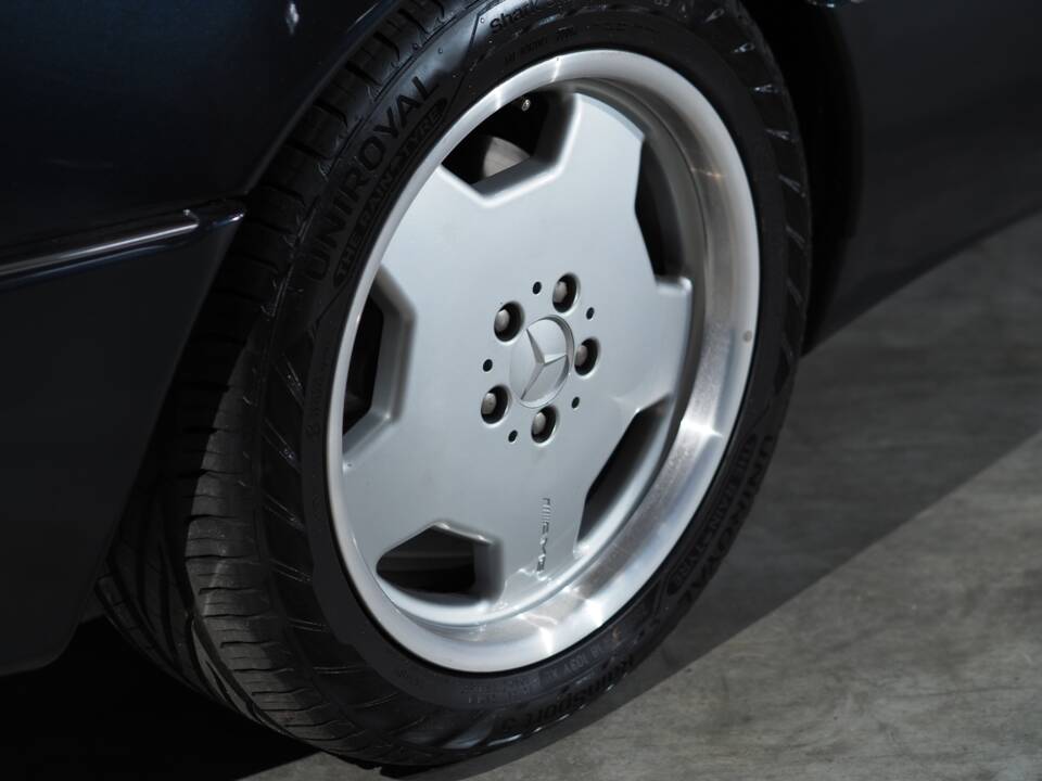 Bild 4/46 von Mercedes-Benz CL 600 (1998)
