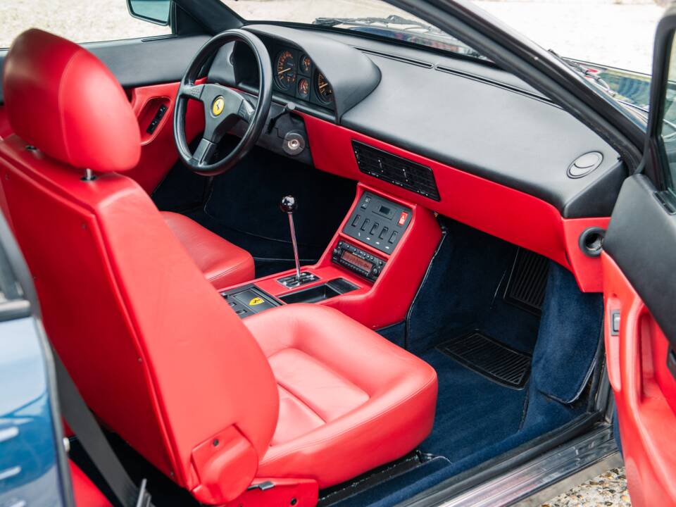Immagine 28/42 di Ferrari Mondial T (1990)