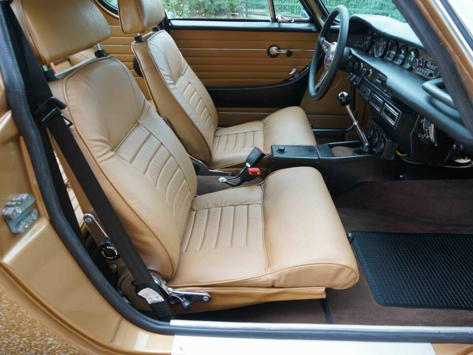 Image 17/50 of Volvo 1800 E (1971)
