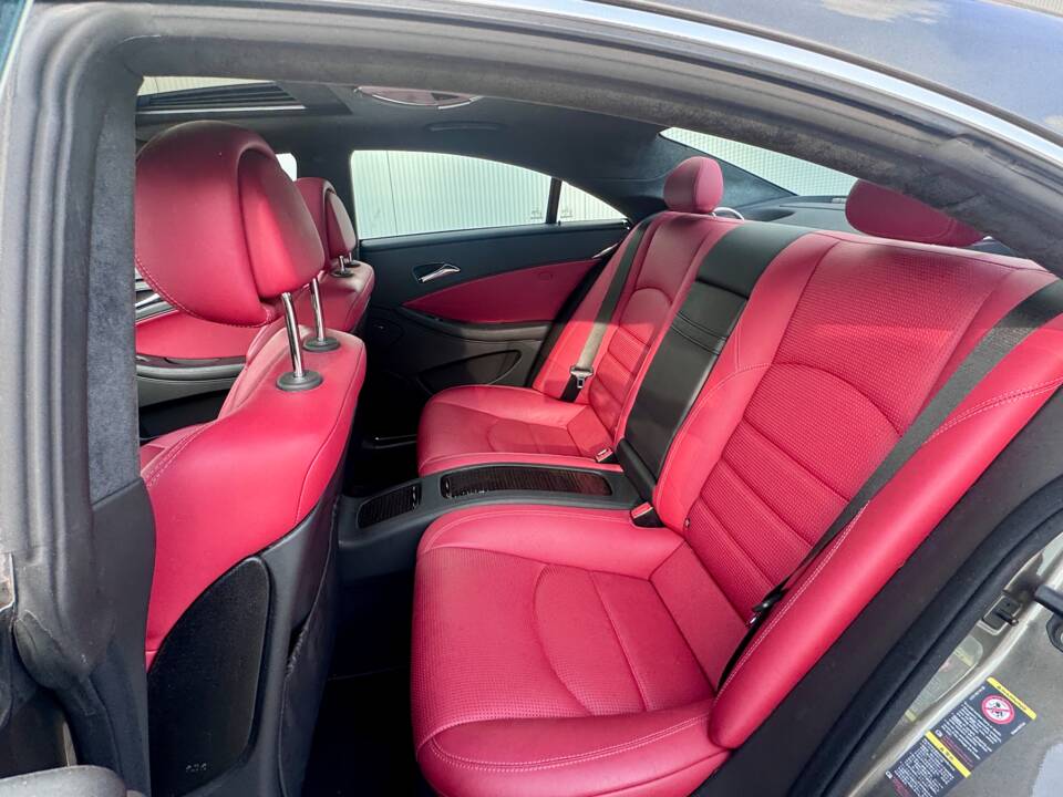 Image 6/6 de Mercedes-Benz CLS 63 AMG (2007)
